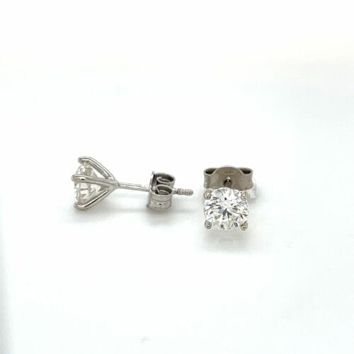 18ct 1.69ct Diamond Stud Earrings